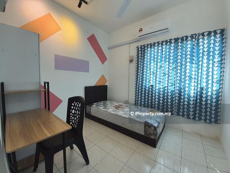 For Rent - Kemuning Aman