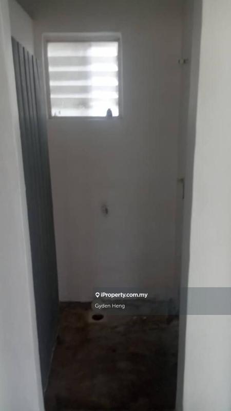 Rumah Flat untuk Dijual di Taman Pulai Utama oleh Gyden Heng - iProperty.com.my