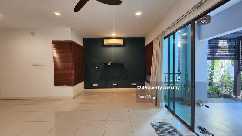 For Sale - Ara Hill Condominium