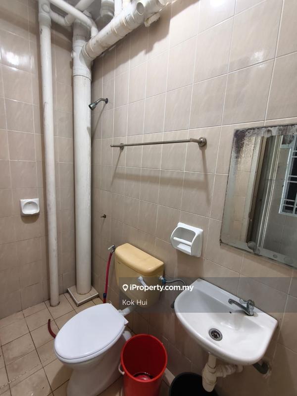 Apartment for Sale in Lake View Suites by Kok Hui - iProperty.com.my