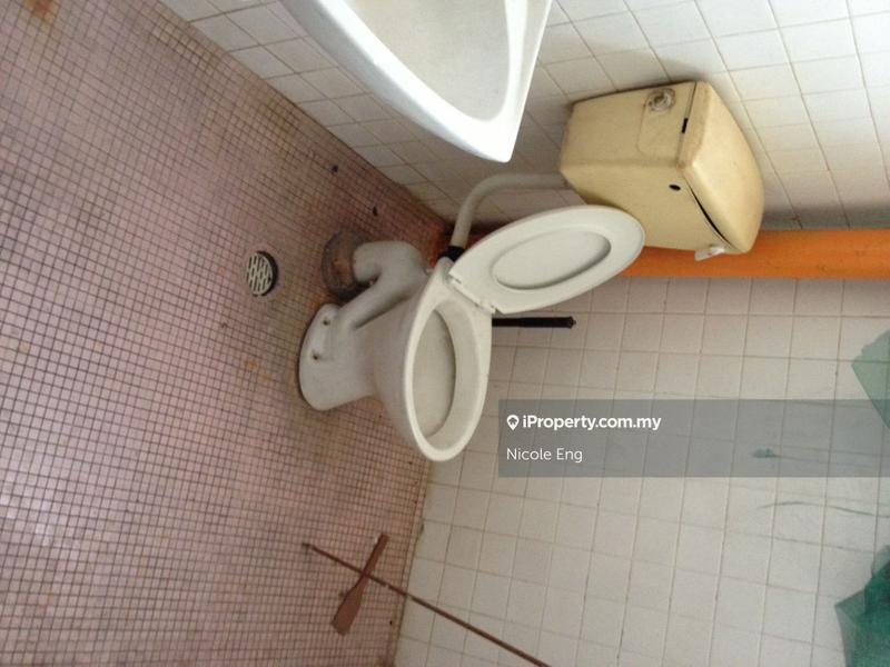 Rumah Berangkai 3 Tingkat untuk Dijual di Seksyen 33,25,23,20,19,18, Shah Alam oleh Nicole Eng - iProperty.com.my