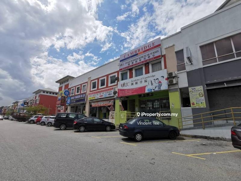 For Sale - 2 Sty Shop End Lot 30x65 Tenanted Bukit Rahman Putra Sungai Buloh