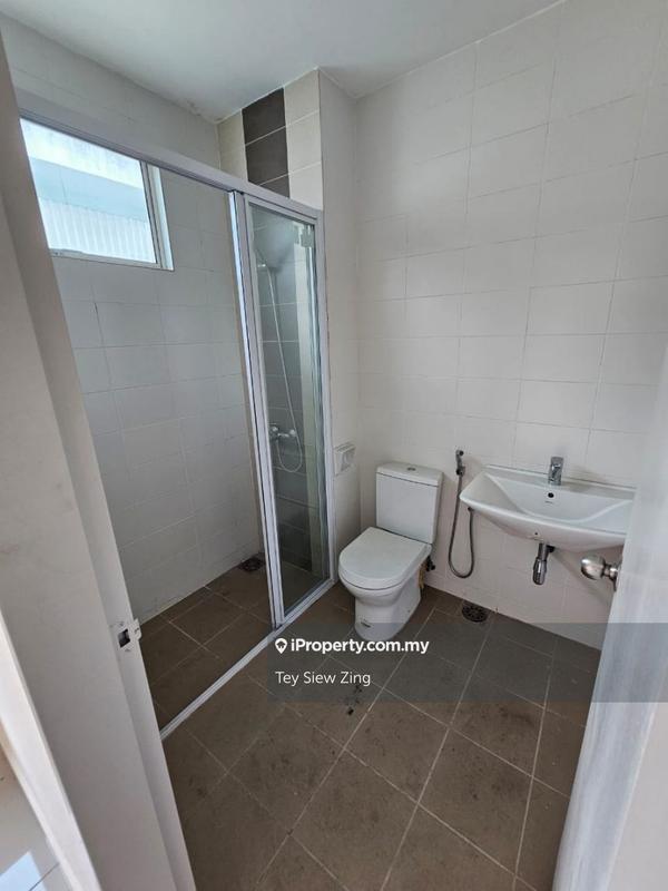 Rumah Berangkai 2.5 Tingkat untuk Dijual di Taman Bukit Serdang, Seri Kembangan oleh Tey Siew Zing - iProperty.com.my