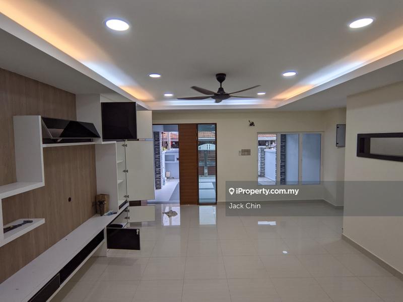 3-storey Terraced House for Sale in Taman Bukit Serdang, Seri Kembangan by Jack Chin - iProperty.com.my