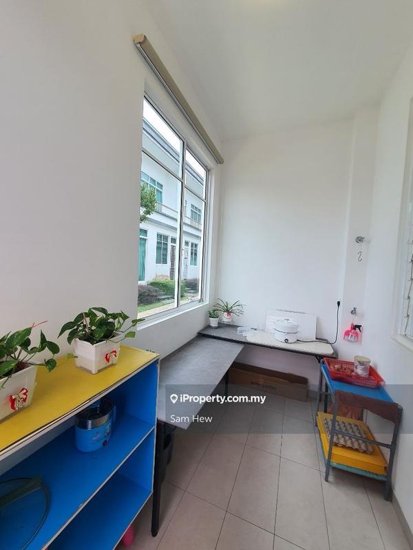 Rumah Berangkai 2 Tingkat untuk Dijual di Merrydale Eco Majestic (Lake View,End Lot), Semenyih oleh Sam Hew - iProperty.com.my