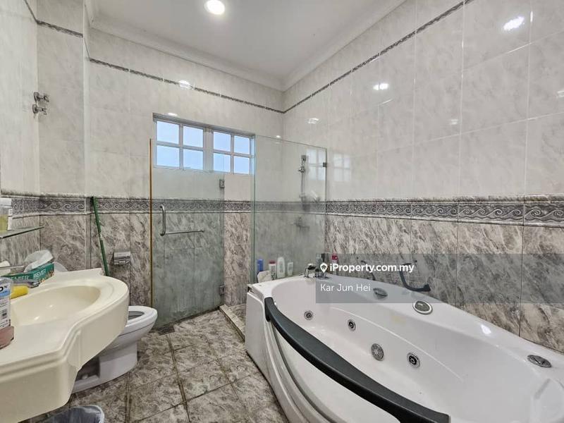 Bungalow House for Sale in Country Heights, Kajang by Kar Jun Hei - iProperty.com.my