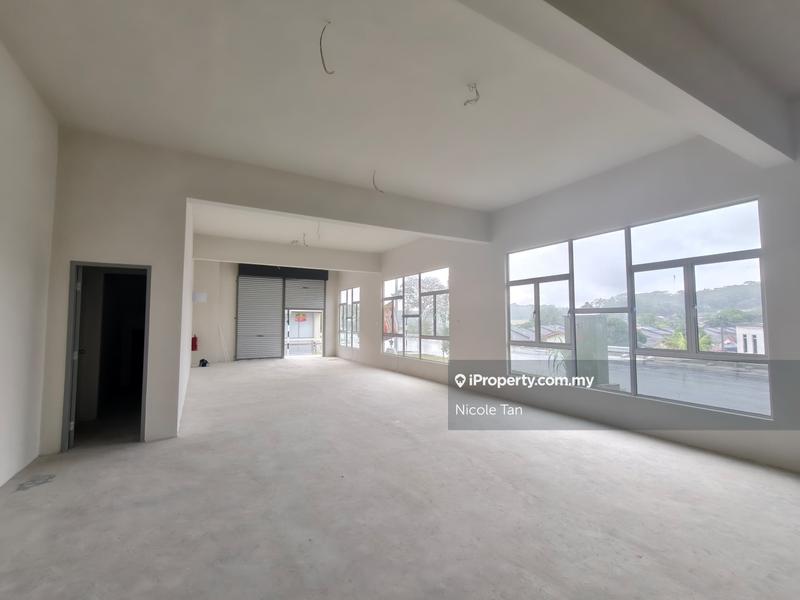 For Rent - End Lot Shoplot - Ground Floor For Rent