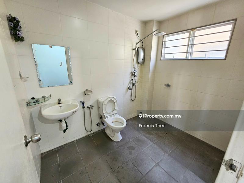 Semi-Detached House for Sale in Saujana Villa, Kajang by Francis Thee - Bathroom - iProperty.com.my