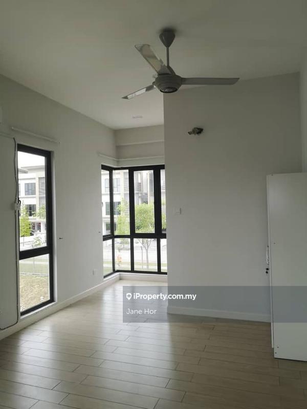 Rumah Berangkai 3 Tingkat untuk Dijual di 16 Sierra, Puchong oleh Jane Hor - iProperty.com.my