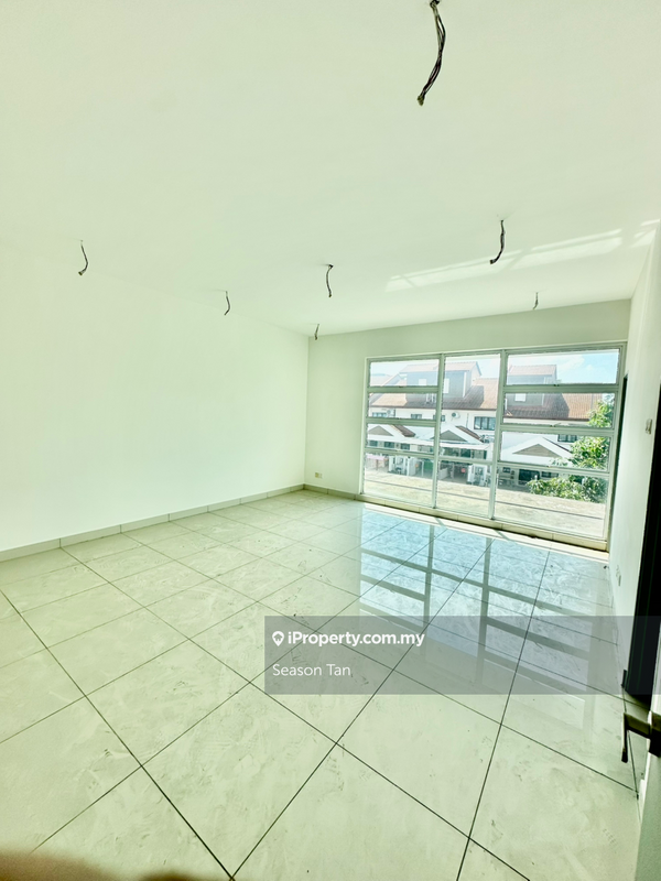 Rumah Kluster untuk Dijual di Taman Equine, Seri Kembangan oleh Season Tan - iProperty.com.my