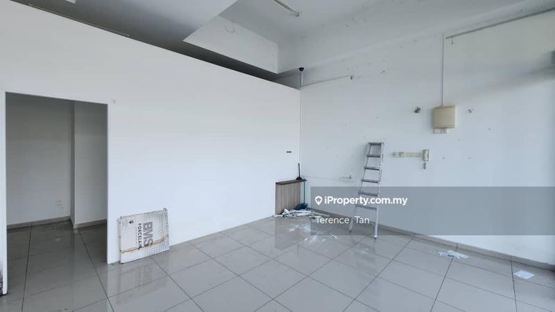Kediaman Servis untuk Dijual di Sky Gardens Residences oleh Terence Tan - iProperty.com.my