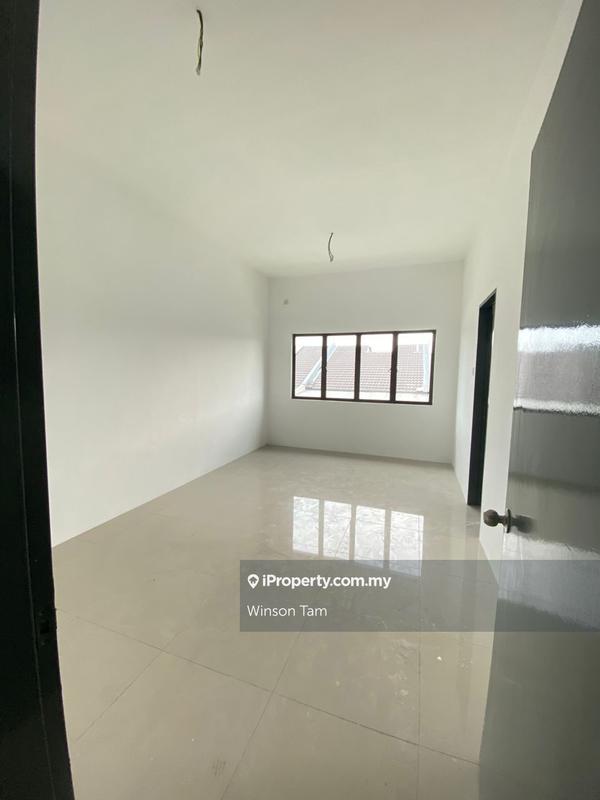 Rumah Berkembar untuk Dijual di Scientex Rawang, Rawang oleh Winson Tam - iProperty.com.my