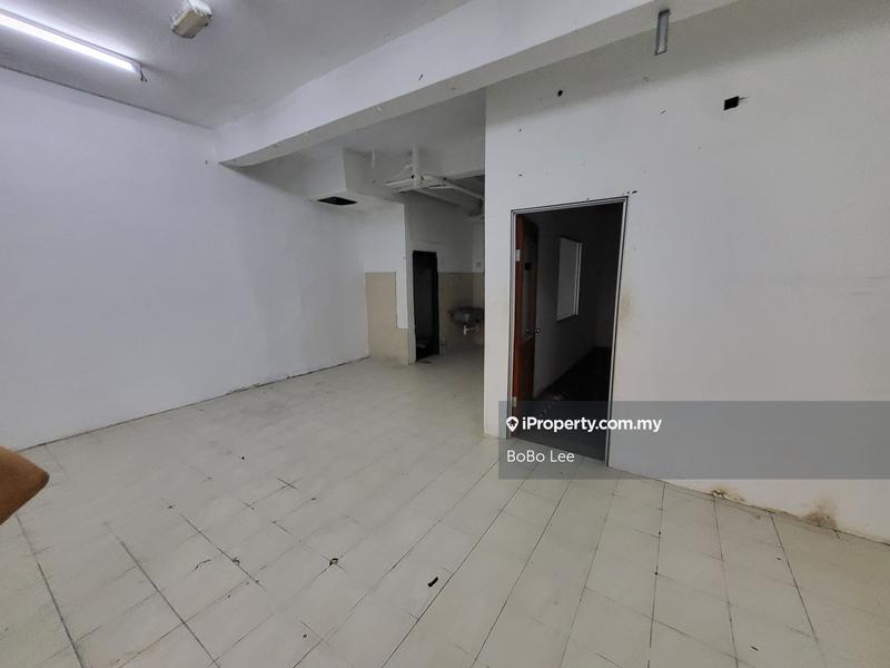 Shop for Sale in Serdang, Seri Kembangan by BoBo Lee - iProperty.com.my