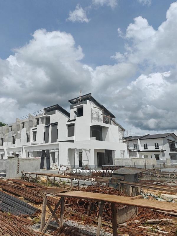 2.5-storey Terraced House for Sale in Kuching, Sarawak by Jay Law - iProperty.com.my