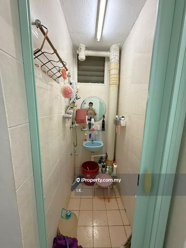Rumah Flat untuk Dijual di Lestari Apartment oleh I.K. - Bathroom - iProperty.com.my