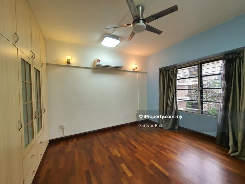 Rumah Bandar untuk Dijual di Ampang Hilir, Ampang oleh Siti Beeb - iProperty.com.my