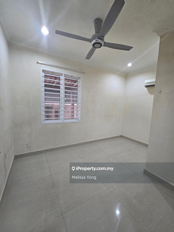 Rumah Berkembar untuk Dijual di Taman Naga Emas, Salak South oleh Melissa Yong - iProperty.com.my