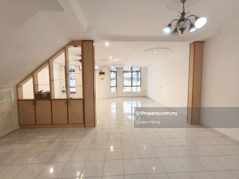 Rumah Teres 2-Tingkat untuk Dijual di Taman Desa Cemerlang, Ulu Tiram oleh Gyden Heng - iProperty.com.my