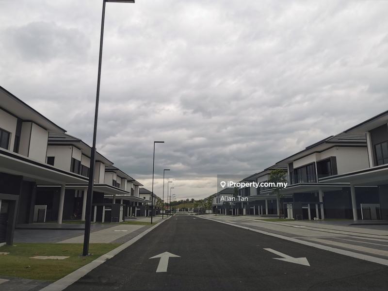 Rumah Berkembar untuk Dijual di Eco Ardence Dremien Setia Eco Park Aeres, Setia Alam oleh Allan Tan - iProperty.com.my