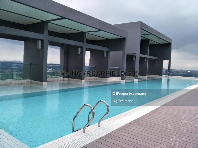 Condominium for Sale in Lakefront Residence by Ng Tze Mann - special sky pool - iProperty.com.my