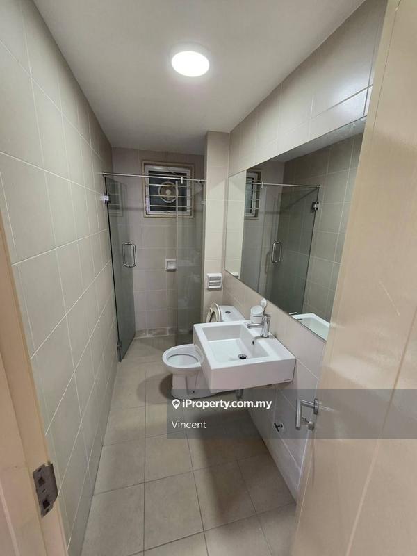 For Rent - Tiara Mutiara / The Crown