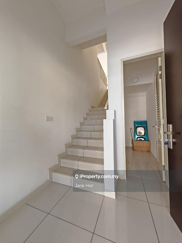 Townhouse for Sale in 16 Sierra, Puchong by Jane Hor - iProperty.com.my