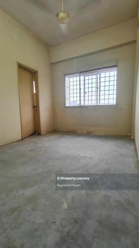 Flat for Sale in Sri Manja Square Petaling Jaya by Raymond Kwan - iProperty.com.my
