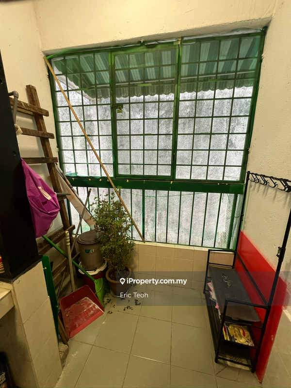 Flat for Sale in Taman Sri Serdang by Eric Teoh - iProperty.com.my