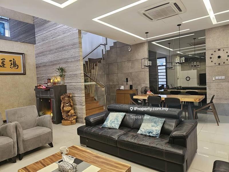 Rumah Berkembar untuk Dijual di Taman Equine, Seri Kembangan oleh Teresa Law - iProperty.com.my