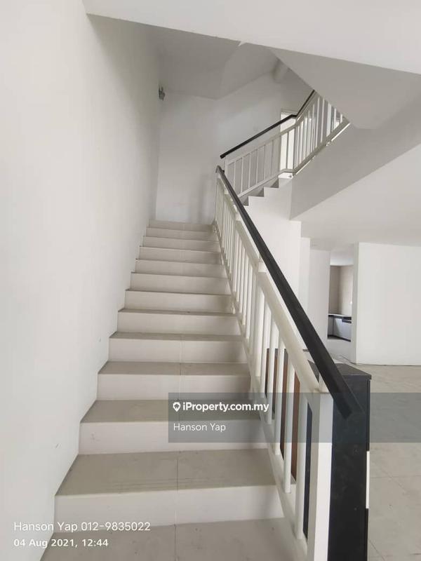 Rumah Berangkai 3 Tingkat untuk Dijual di Taman Mesra Utama, Seri Kembangan oleh Hanson Yap - iProperty.com.my