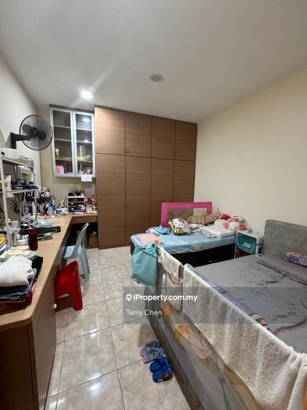 Semi-Detached House for Sale in Taman Bukit Serdang, Seri Kembangan by Terry Chen - iProperty.com.my