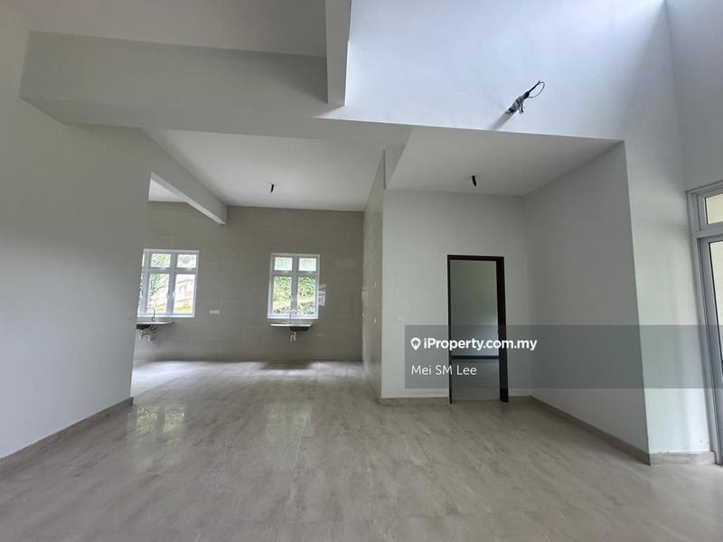 Tijani Ukay, Ampang Living Room