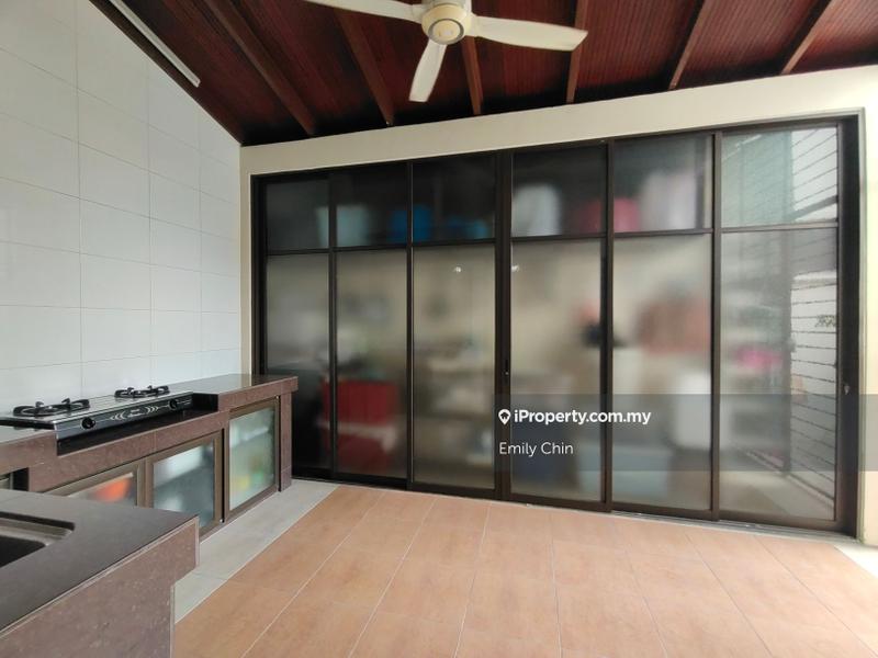 Rumah Berkembar untuk Dijual di Kelana Jaya, Petaling Jaya oleh Emily Chin - iProperty.com.my