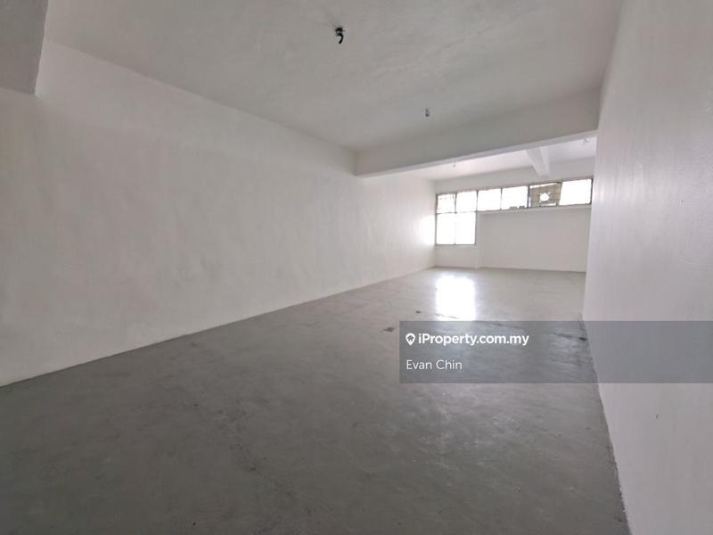 For Rent - Sri Petaling First Floor Commercial Shop for Rent