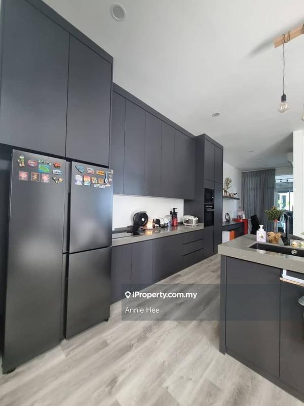 Bungalow House untuk Dijual di Taman Putra Pogun 3 Storey Link Bungalow House, Kota Kinabalu oleh Annie Hee - iProperty.com.my