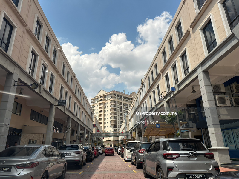 For Rent - Plaza Damas