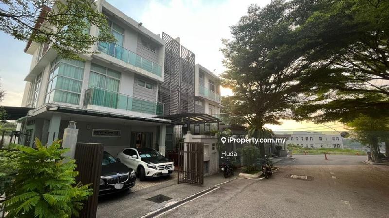 Rumah Berkembar untuk Dijual di Jalan Cahaya, Sungai Penchala oleh Huda - iProperty.com.my