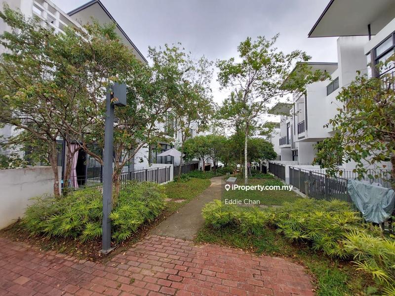 Rumah Berangkai 3 Tingkat untuk Dijual di 16 Quartz Courtyard Villa, Melawati oleh Eddie Chan - iProperty.com.my