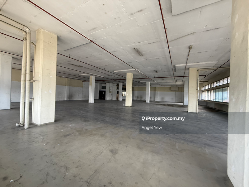 For Rent - Segambut warehouse with cargo lifts and container dock levellers