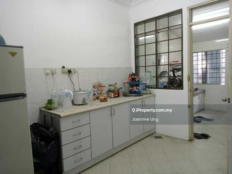 1.5-storey Terraced House for Sale in Bk2, Bandar Kinrara, Bandar Kinrara by Jasmine Ling - Kitchen - iProperty.com.my