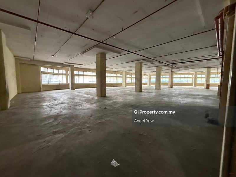 For Rent - Segambut warehouse with cargo lifts and dock levellers