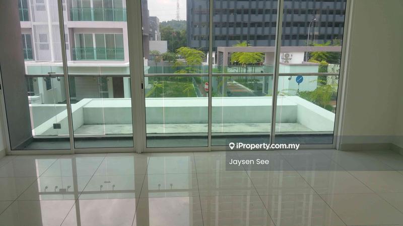 Rumah Berangkai 3 Tingkat untuk Dijual di Taman Subang Mas, Subang Jaya oleh Jaysen See - Balcony - iProperty.com.my