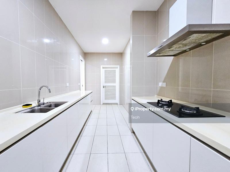 For Sale - Pavilion Hilltop