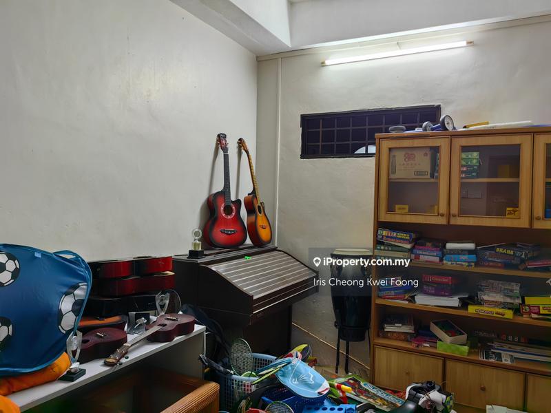 Bungalow House for Sale in z19hj, Ipoh by Iris Cheong Kwei Foong - Store room cum music room - iProperty.com.my
