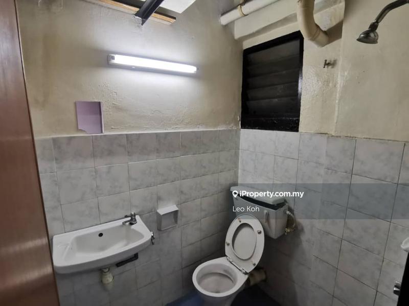 Apartment for Sale in Pangsapuri Vista Serdang by Leo Koh - iProperty.com.my