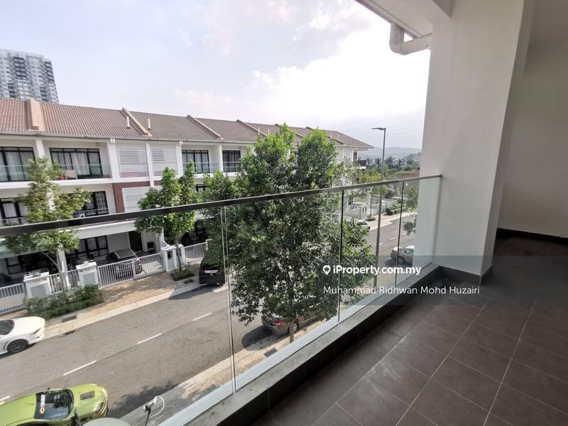 Rumah Berangkai 2.5 Tingkat untuk Dijual di Dengkil, Selangor oleh Muhammad Ridhwan Mohd Huzairi - iProperty.com.my