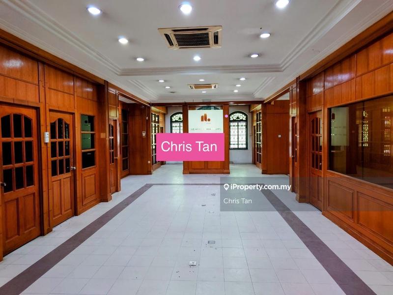 For Sale - Double storey bungalow corner next to traffic lights