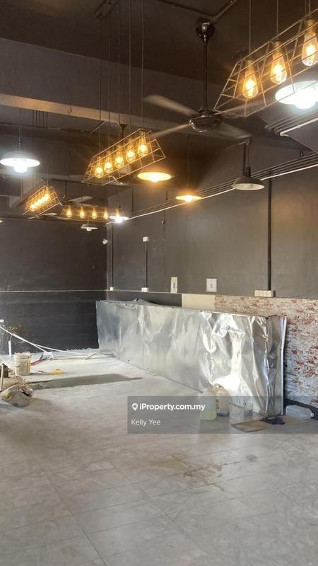 For Rent - 2 Storey Corner Shoplot - Suitable for Mini Market / Cafe / Food Related Business, Etc