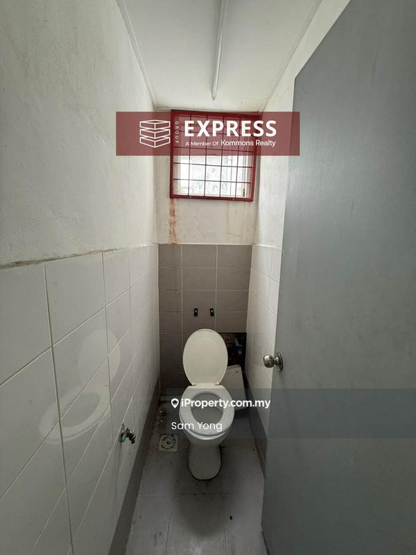 Kedai untuk Dijual di Desa Murni, Miri oleh Sam Yong - Bathroom - iProperty.com.my