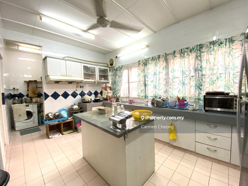 Bungalow House for Sale in Taman Ukay Heights, Ulu Kelang by Carmen Cheong - iProperty.com.my